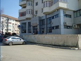 Vânzare spaţiu comercial