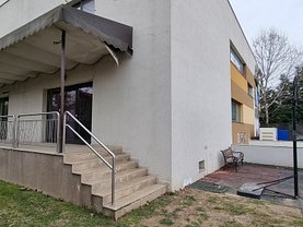 Casa de vânzare sau de închiriat 8 camere, în Bucureşti, zona Pipera