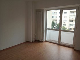 Apartament de vânzare 3 camere, în Bucureşti, zona Calea Călăraşilor