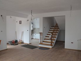Casa de vânzare 4 camere, în Dumbrăviţa