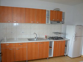 Casa de închiriat 4 camere, în Dumbrăviţa