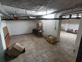 Vânzare spaţiu comercial