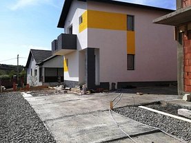 Casa de vânzare 3 camere, în Valea Adanca