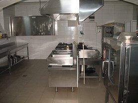Închiriere spaţiu comercial