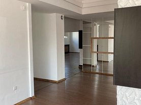 Vânzare spaţiu comercial
