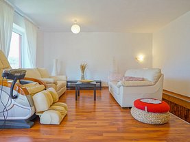 Apartament de închiriat 3 camere, în Braşov, zona Centrul Istoric