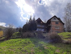 Casa de vânzare 10 camere, în Poiana Mărului