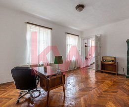 Apartament de vânzare 4 camere, în Braşov, zona 15 Noiembrie