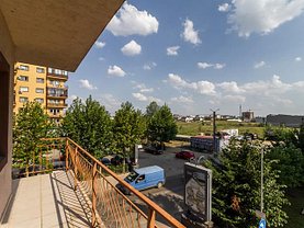 Apartament de vânzare 3 camere în Rosu
