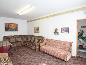 Casa de vânzare 12 camere, în Brasov, zona Florilor