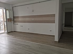 Apartament de vânzare 3 camere în Iasi, Pacurari