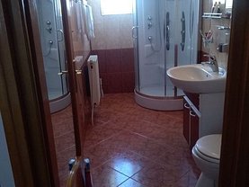 Apartament de vânzare 4 camere în Piatra-Neamt, Calea Romanului