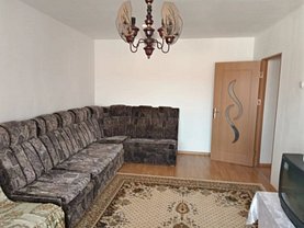 Apartament de închiriat 3 camere, în Piatra-Neamţ, zona 1 Mai