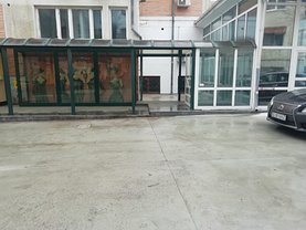 Închiriere spaţiu comercial în Iasi, Targu Cucu