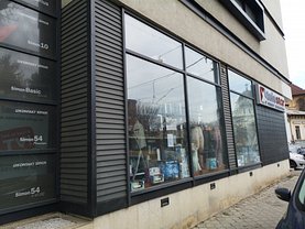 Vânzare spaţiu comercial