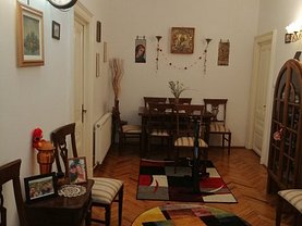 Apartament de vânzare 4 camere, în Buşteni