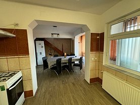 Apartament de vânzare 5 camere, în Buşteni, zona Silva