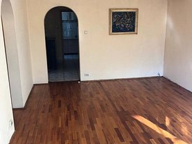 Apartament de vânzare 3 camere, în Bucuresti, zona Vatra Luminoasa