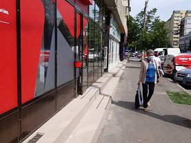 Închiriere spaţiu comercial