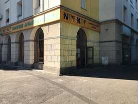 Vânzare spaţiu comercial
