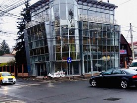 Vânzare spaţiu comercial