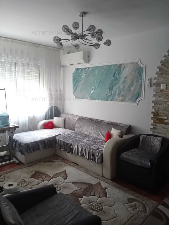 Apartament 4 camere, semidecomandat, etaj 2, Micro 39