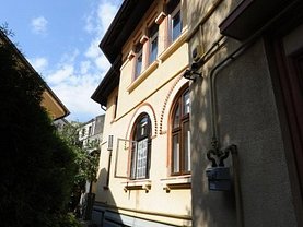 Casa 9 camere în Bucuresti, Ultracentral