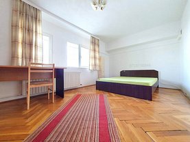 Apartament de vânzare 4 camere, în Bucureşti, zona Decebal