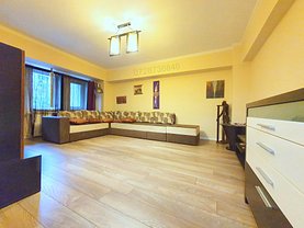 Apartament de vânzare 3 camere, în Bucureşti, zona Decebal