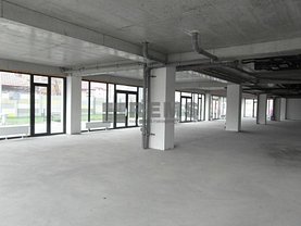 Vânzare spaţiu comercial