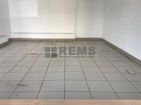 Vânzare spaţiu comercial