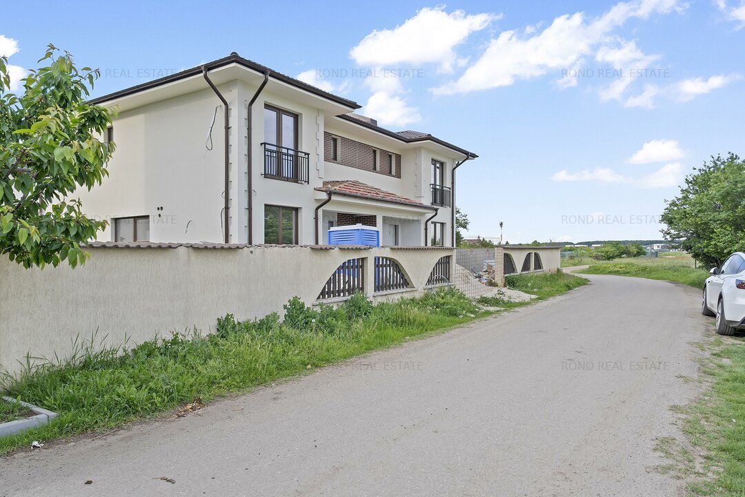 Vila alipita, impecabil executata, teren 350mp, preechipare AC