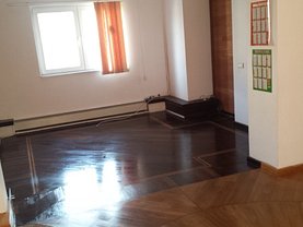 Casa de închiriat 5 camere, în Bucuresti, zona Vatra Luminoasa