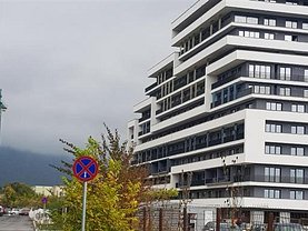 Apartament de vânzare 3 camere, în Braşov, zona Tractorul
