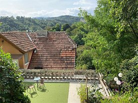 Casa de închiriat 3 camere, în Braşov, zona Schei