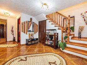 Casa de vânzare 5 camere, în Braşov, zona Exterior Est