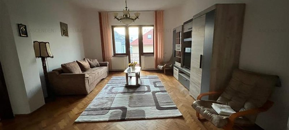 Casa renovata, luminoasa, spatioasa, PET Friendly, zona Centrala - Star, Brasov - imaginea 0 + 1