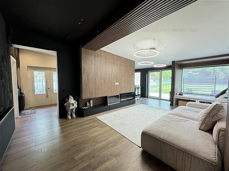 Proprietate deosebita:doua case in curte amenajata,design interior lux,Unirii
