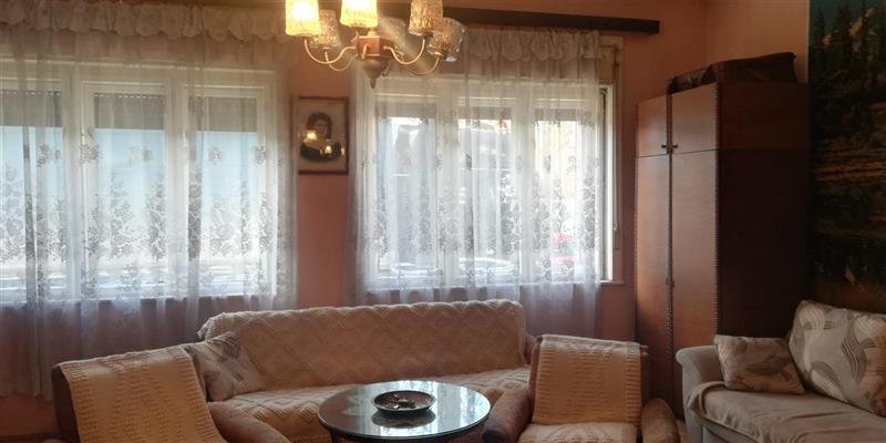 Casa cu 2 camere, curte comuna, cartier invecinat Centru - Targu Mures