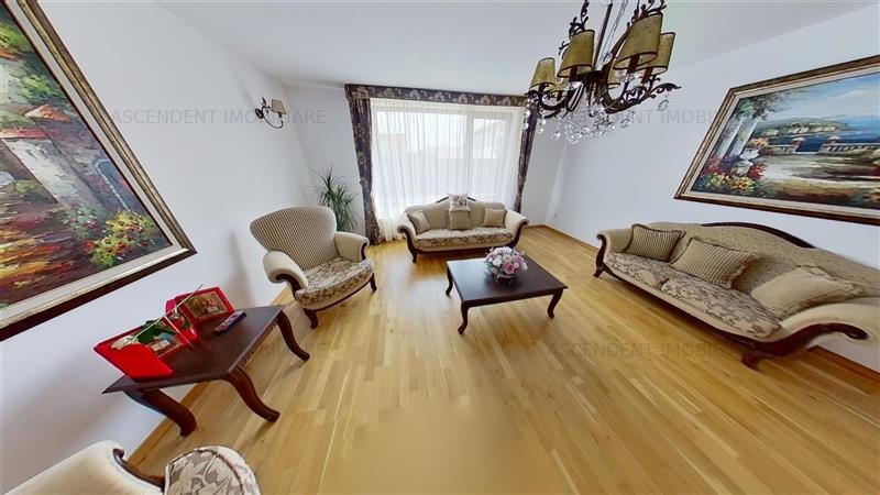 TUR LIVE! Resedinta pe 2.200 mp teren, cu distinse facilitati