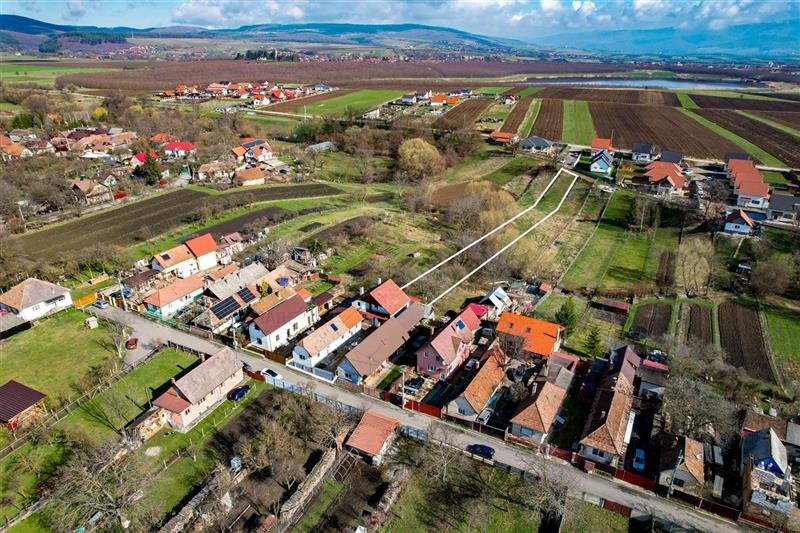 FILM + Tur LIVE! Revelatia linistii: doua case, cu generos teren inverzit, in Ar