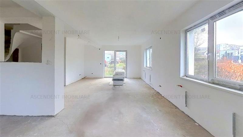 Tur LIVE! Casa familiara cu etaj, zona linistita, Corunca, Mures