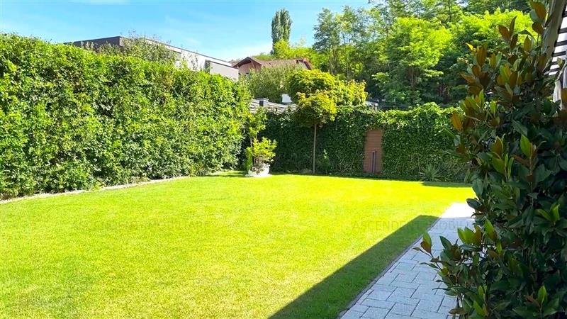 FILM & Tur LIVE! Vila cu arhitectura selecta,  intr- o eleganta oaza de liniste