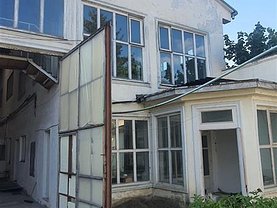 Închiriere spaţiu comercial
