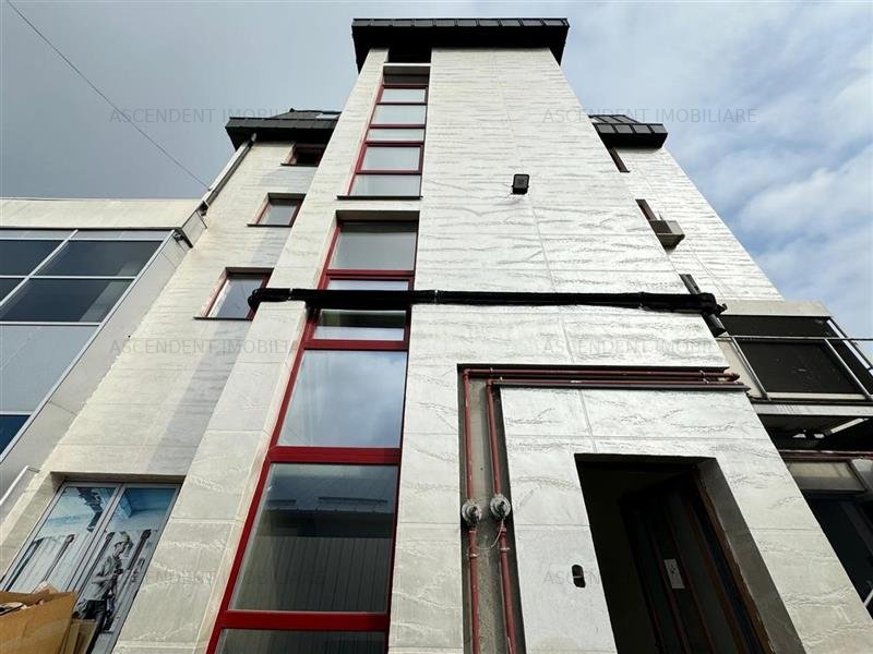3D&FILM!Unitati:comerciale/ birouri/ cabinete,apreciata linie,cladire improspata