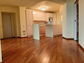 Apartament de vânzare 3 camere, în Bucureşti, zona Unirii