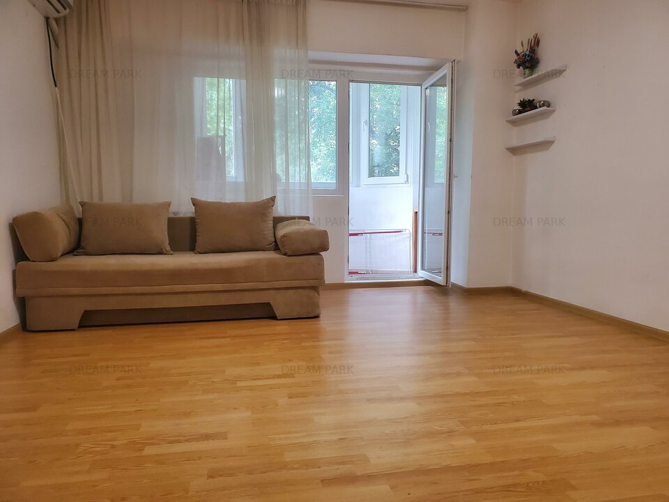 Inchiriez garsoniera Nerva Traian -bld Unirii