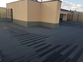 Apartament de vânzare 4 camere, în Bucureşti, zona Dacia