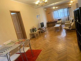 Apartament de închiriat 3 camere, în Bucureşti, zona Universitate