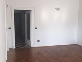 Apartament de vânzare 3 camere, în Bucureşti, zona Universitate